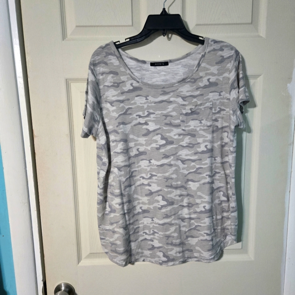 ⭐️XL Camo Pocket Tee